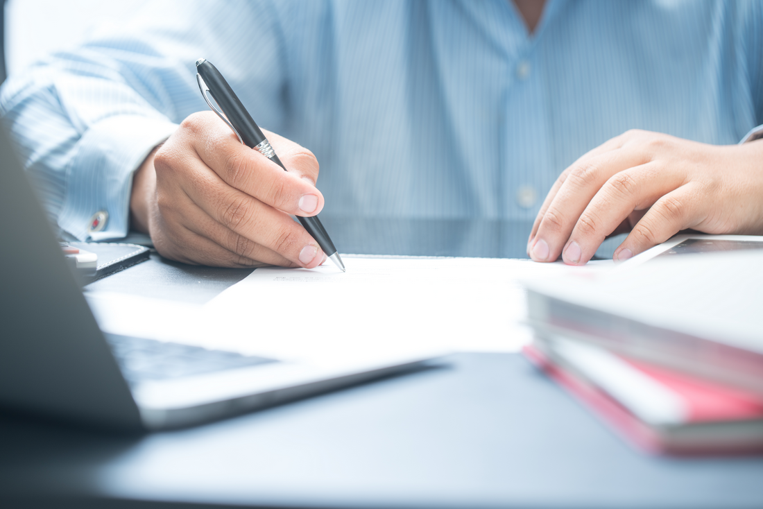 Tramitación de Ayudas y Subvenciones públicas y privadas.